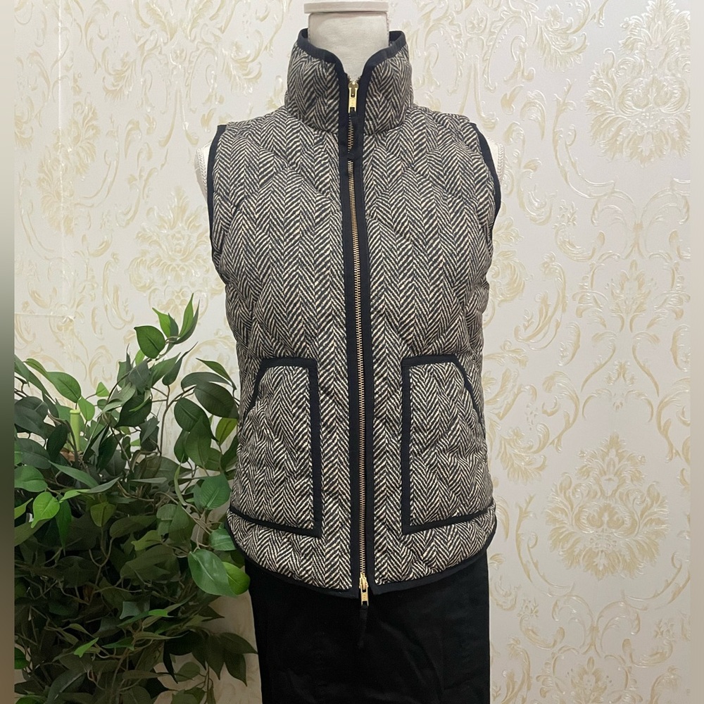 J. Crew Factory EUC beautiful black/cream vest in size XS